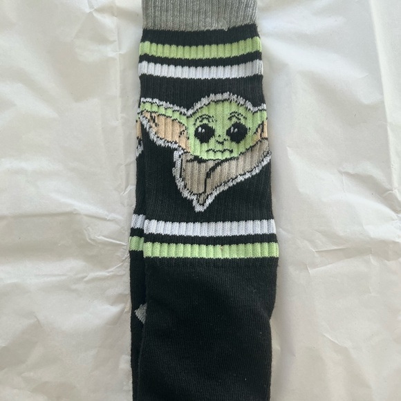 NWOT: The Mandalorian Star Wars Print Socks - Gray - Picture 3 of 3